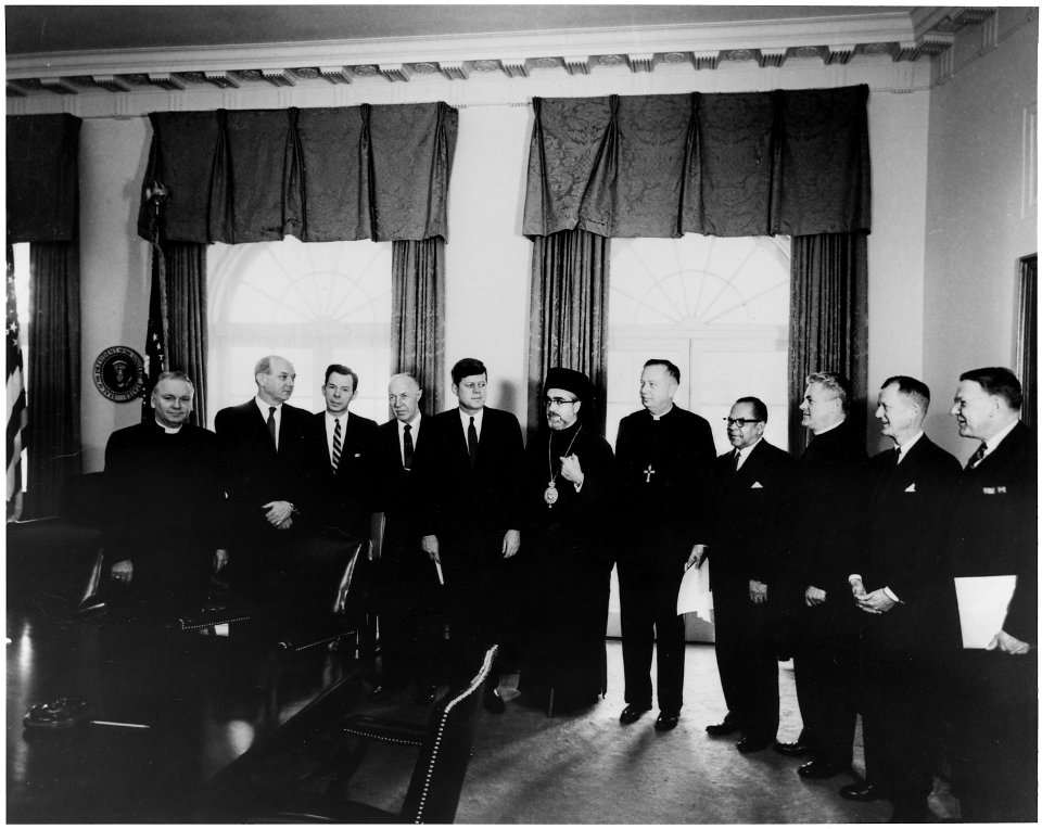 Meeting with World Council of Churches Delegation. Bp. G. Brook Mosely, Sec. State Dean Rusk, , Dr. Kenneth L.... - NARA - 194177