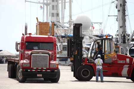 Truck port Free photos