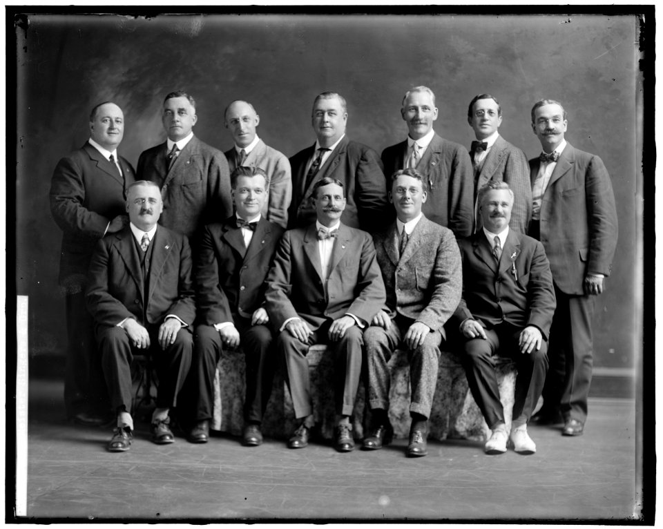 MEISTER SINGERS, THE LCCN2016859380