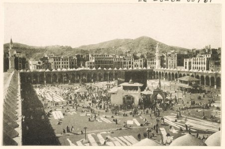 Mekka Ansicht der heiligen Moschee vom Ostminaret. Im Vordergrund das Zemzemhaus, dahinter die Kaʻba. LCCN2002714731