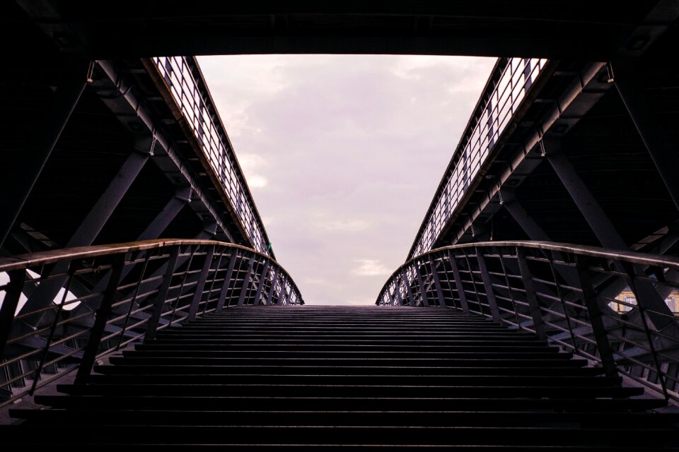 Structure footbridge stairs