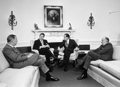 Meeting in the Oval Office - NARA - 194708-2