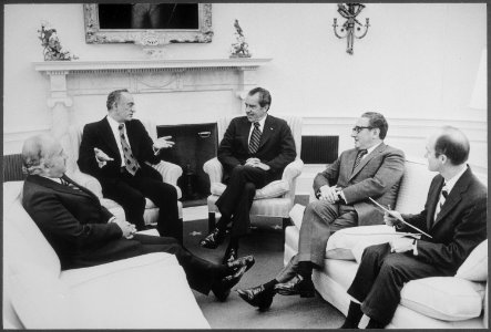Meeting with Arabian foreign ministers - NARA - 194570