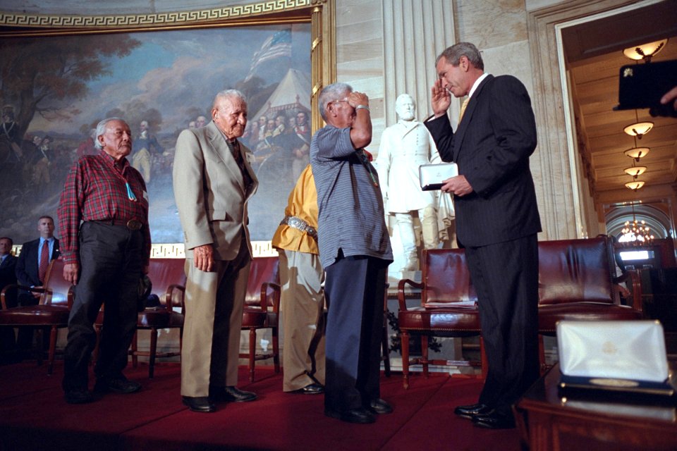 Medal presentation Smithsonian Code Talkers Bush (16925866277)