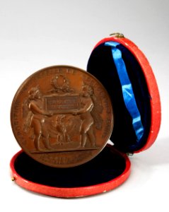 Medalj Världsutställningen i Paris, frånsida - Livrustkammaren - 22491