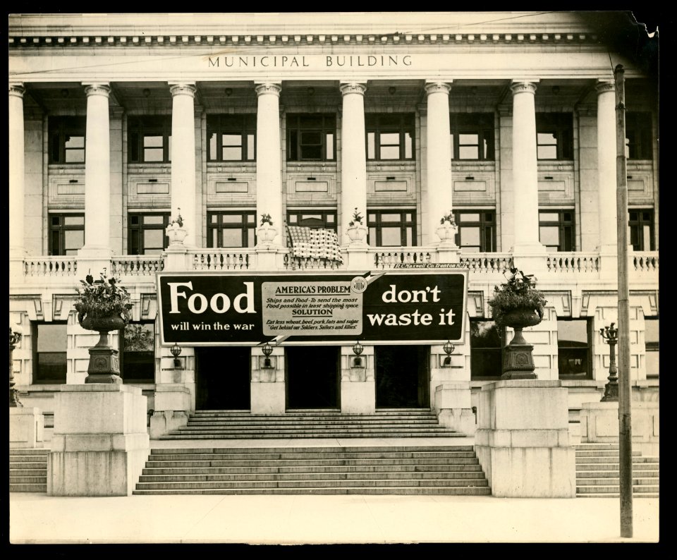 Municipal building, Trenton, N.J., the first to be equipped with the U.S. Food Administration's sign LCCN2016645672