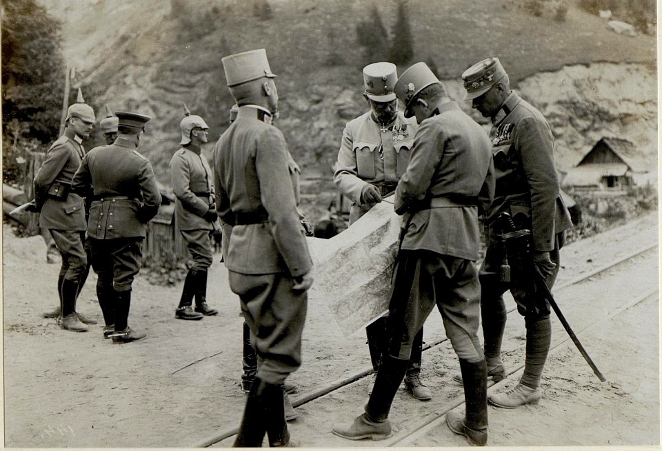 Meldung des Kommandanten des Xl. Korps Feldmarschallleutnant Habermann in Papfalfa (BildID 15550279)