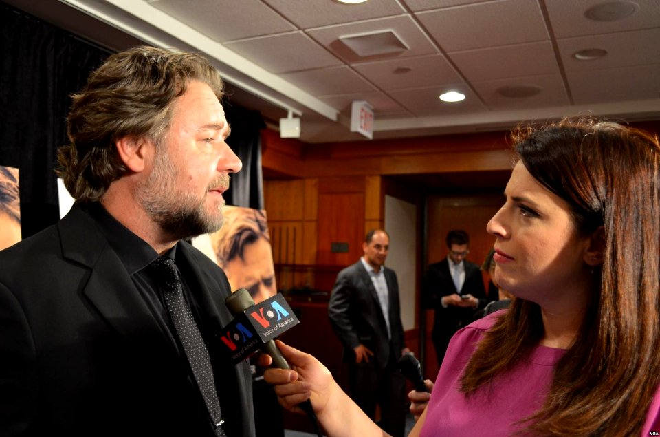 Mehtap Colak Yilmaz of VOA Turkish, interviewing Russell Crowe on his latest movie Water Diviner, April 2015