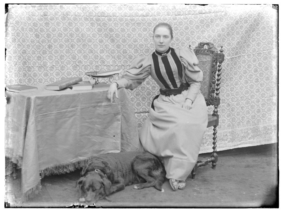 Mejuffrouw van der Kuijlen Elles (1835-1909) (midden) Elles (1835-1909) (midden) (max res)