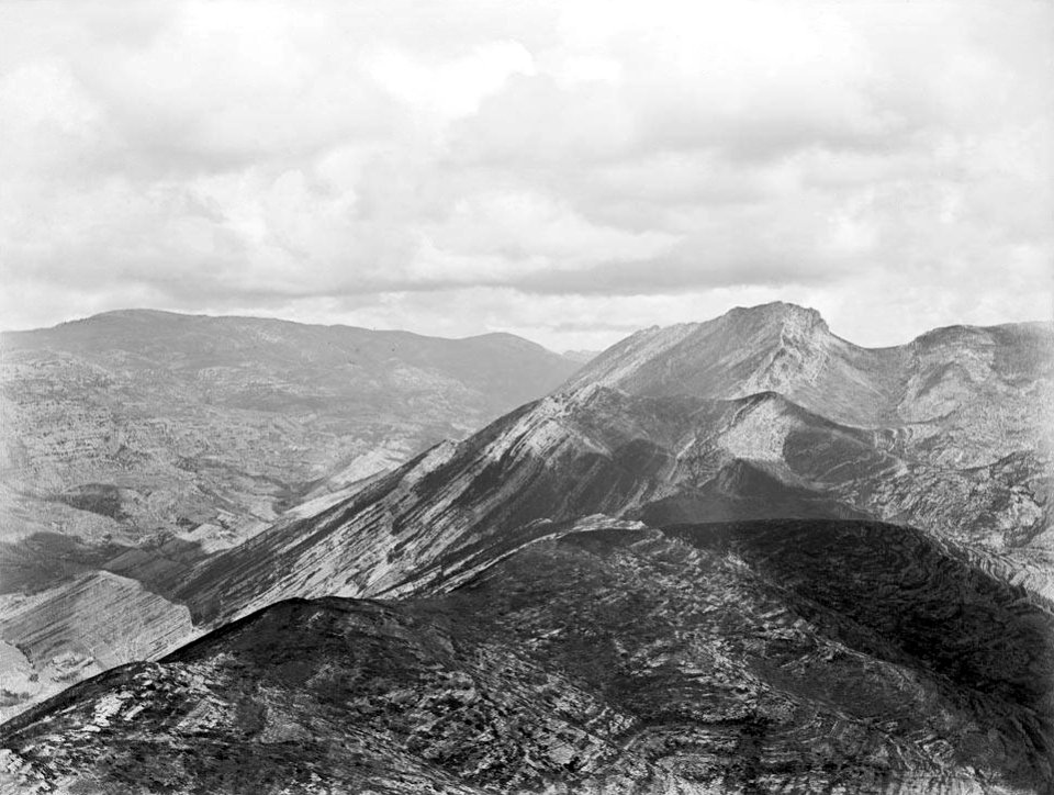 Muntanya de l'Abella vista des del cim de Sant Corneli (Restored)