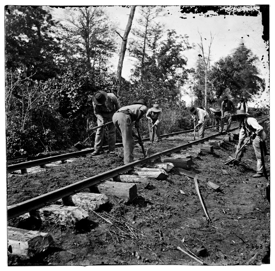 Murfreesboro, Tenn., vicinity. Men repairing single-track railroad after Battle of Stone's River LOC cwpb.02136