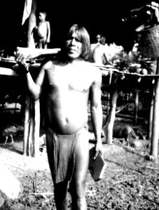 Medicinmannen Selimo Huacoriso. Publ, Nordenskiöld, Indianerna på Panamanäset. Sthlm 1928, bild 21 - SMVK - 004032