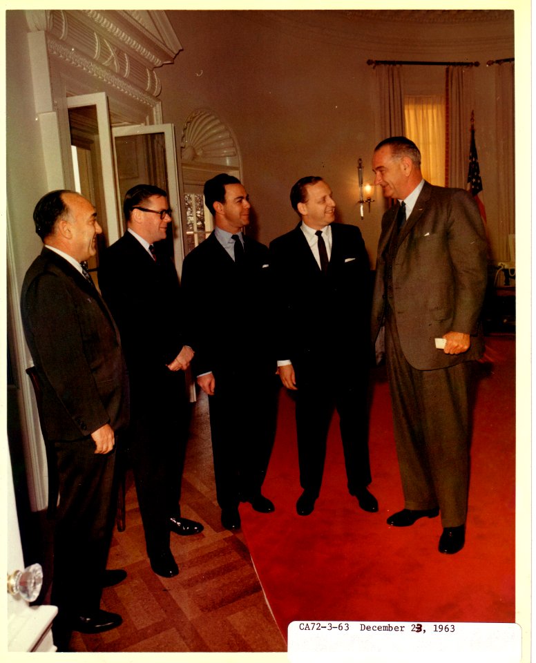 Meeting with Cabinet Oval Office 3