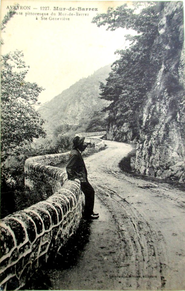 Mur-de-Barrez - route de Sainte-Geneviève 2