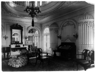 Music Hall with organ in house of John D. Rockefeller LCCN96524640