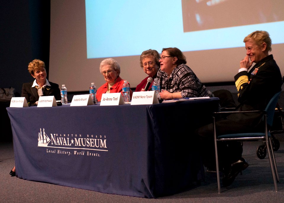 Museum Hosts Women in the Navy Panel 150304-N-AO823-051