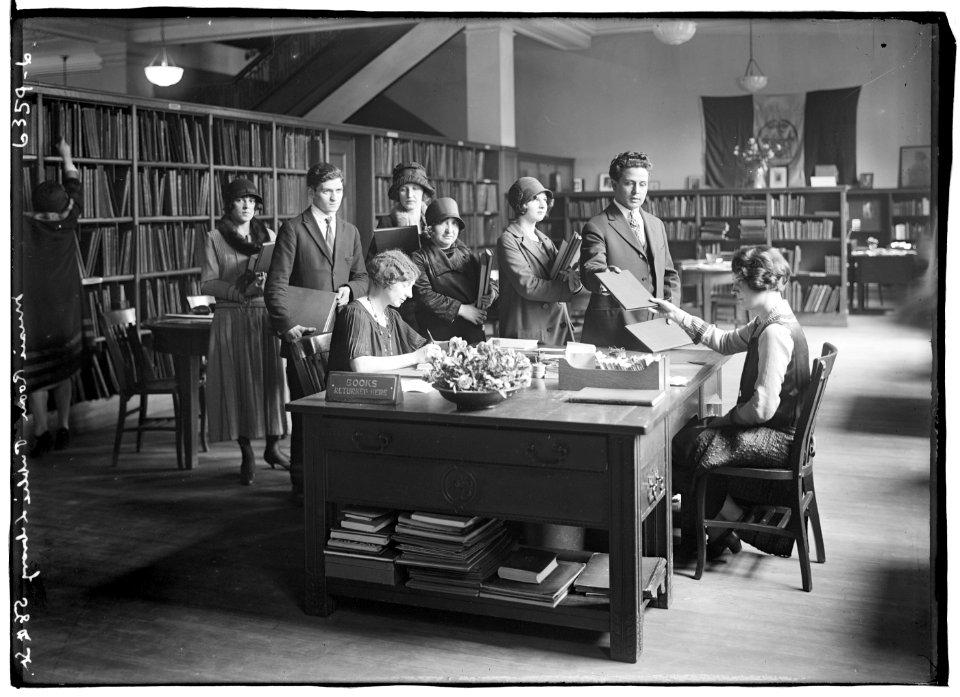 Music Room - Library - 58th St. (N.Y.) LCCN2014718221