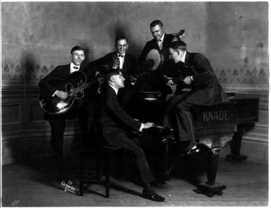 Musicians LCCN2003668066