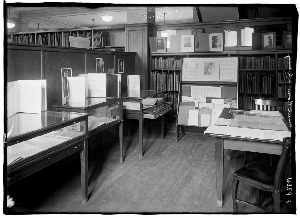 Music Room - Library - 58th St. (N.Y.) LCCN2014718220