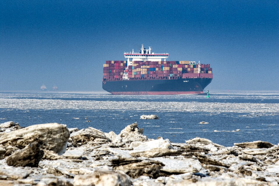 Coast sky ship