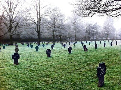 Cruz fallen soldier graves