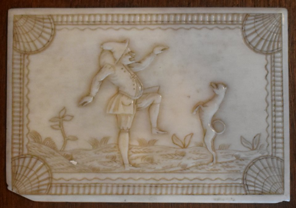Musée Salies - Plaque de boîtier Polichinelle