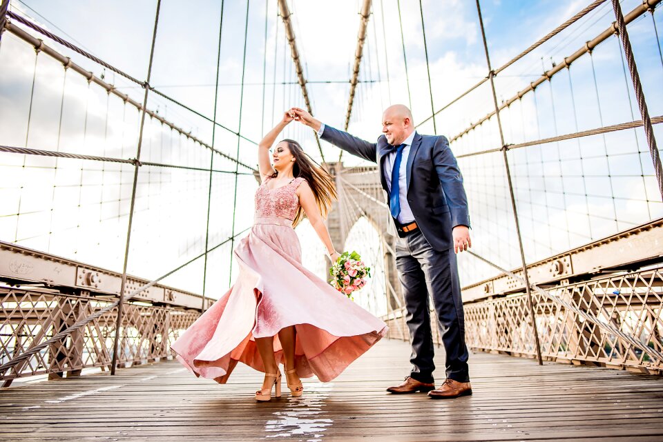Grooms brooklyn bridge