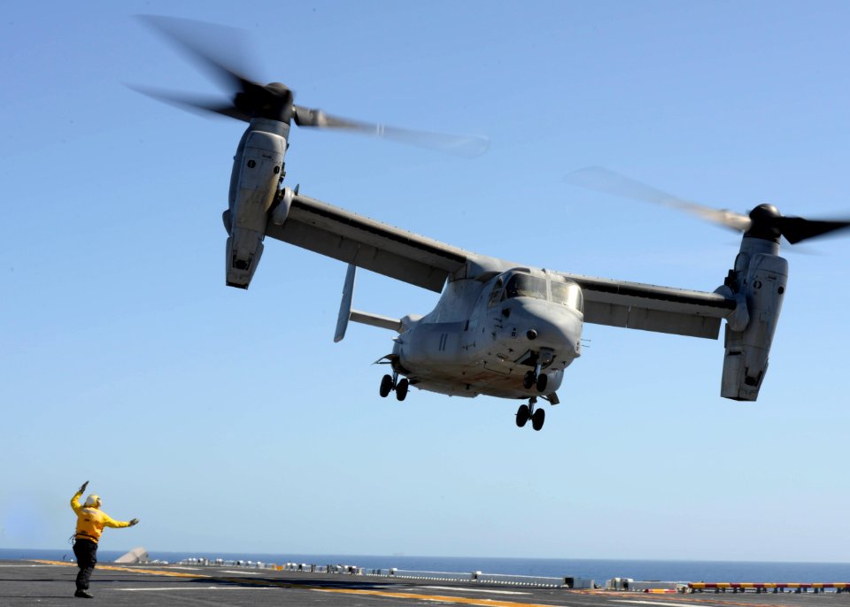MV-22 Osprey launches from USS Boxer. (16927317532)
