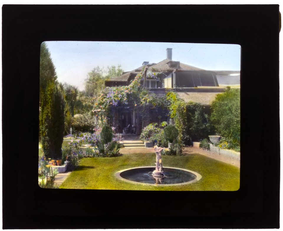 Myron Hunt house, 200 North Grand Avenue, Pasadena, California. View to house LCCN2007685016