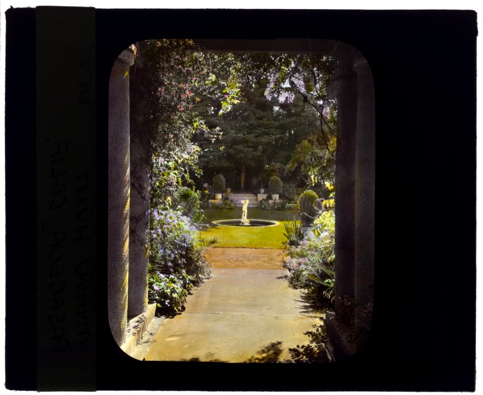 Myron Hunt house, 200 North Grand Avenue, Pasadena, California. View from house to fountain LCCN2007684919
