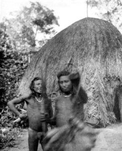 Män och hydda. Rio Curumbiara. Brasilien - SMVK - 005620