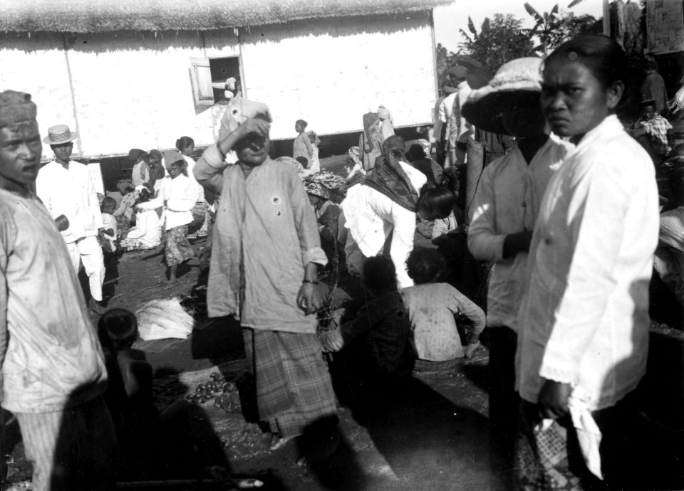 Människor på basaren. Kabupaten Bolaang Mongondow, Sulawesi. Indonesien - SMVK - 010690c