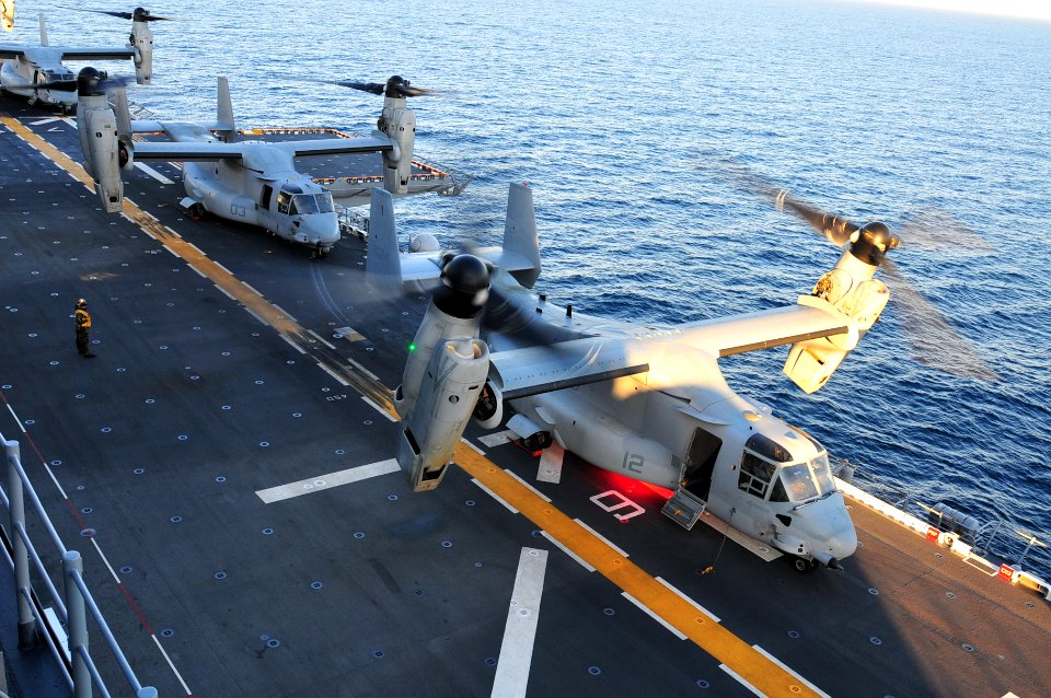 MV-22 Ospreys prepare for takeoff. (8488249771)