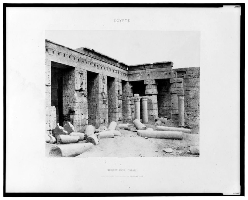 Médînet-Abou (Thèbes) - constructions postérieures - deuxième cour - Félix Teynard. LCCN2001695281