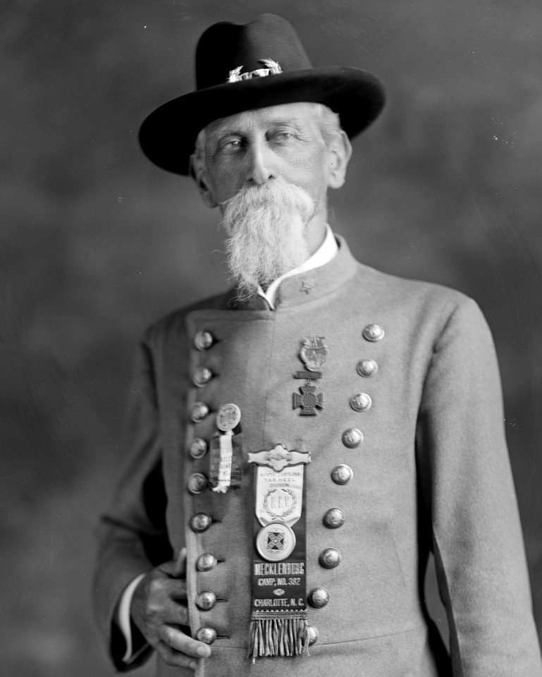 Member of the United Confederate Veterans in 1905 detail, ZIMMERMAN, P.P. LCCN2016859833 (cropped)