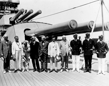 Members of President W. Wilson's cabinet who went out on the USS Pennsylvania - NH 17