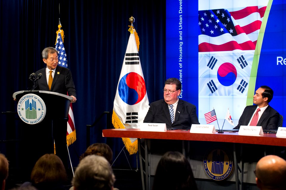 Memorandum Of Understanding (15514028016)