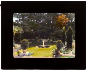 Myron Hunt house, 200 North Grand Avenue, Pasadena, California. Fountain LCCN2007684908
