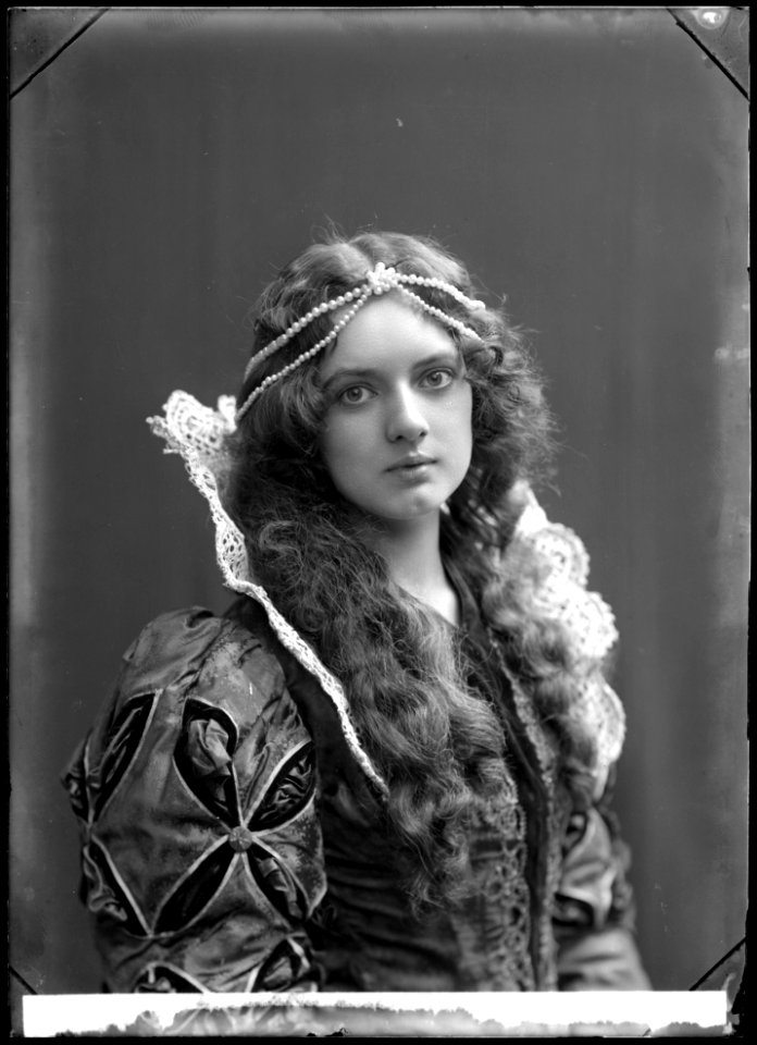 Märta Hedman in Elga ca 1907 - SMV - GH098