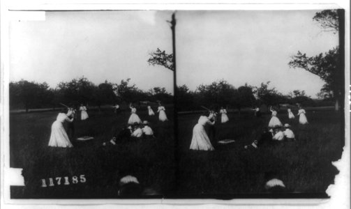 Men and women playing baseball LCCN89714120