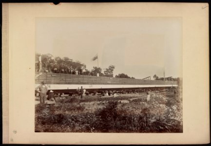 Men atop pontoon to be used in erecting Hawkesbury River Railway Bridge, New South Wales, Australia LCCN2016651636