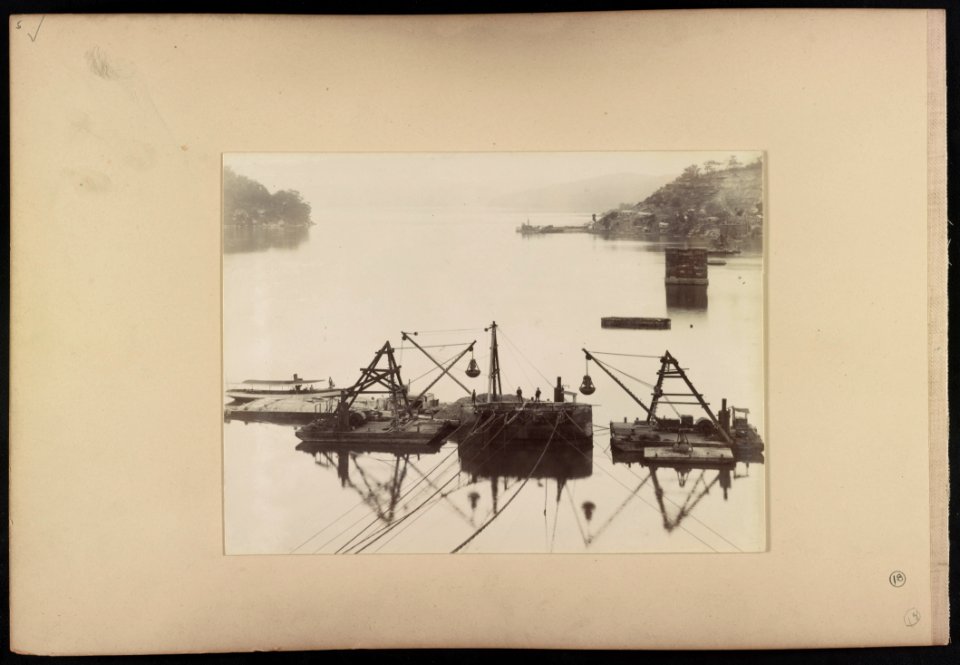 Men on caisson for the Hawkesbury River Railway Bridge, New South Wales, Australia LCCN2016651655