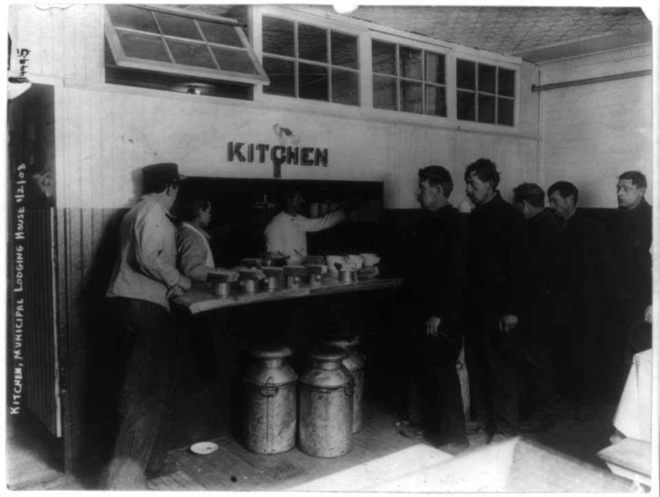 Men standing in line at the kitchen of the Municipal Lodging House, New York City LCCN2017656308