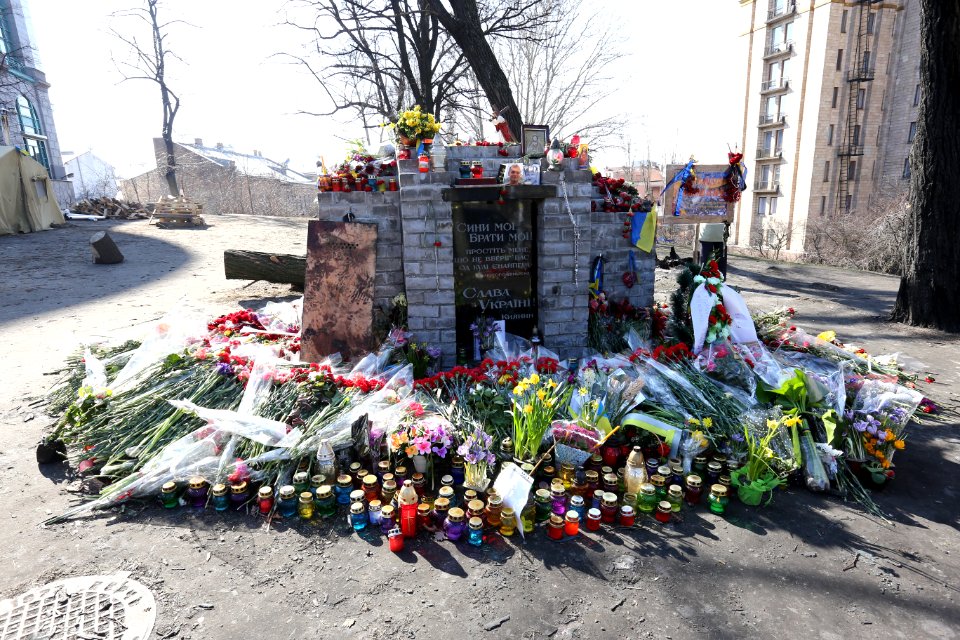 Memorial on Instytutska str., Maidan, March 14, 2014 (13147385665)