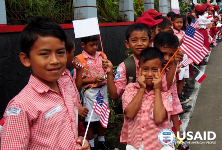 Meningkatkan akses air bersih dan sanitasi (34911044884)