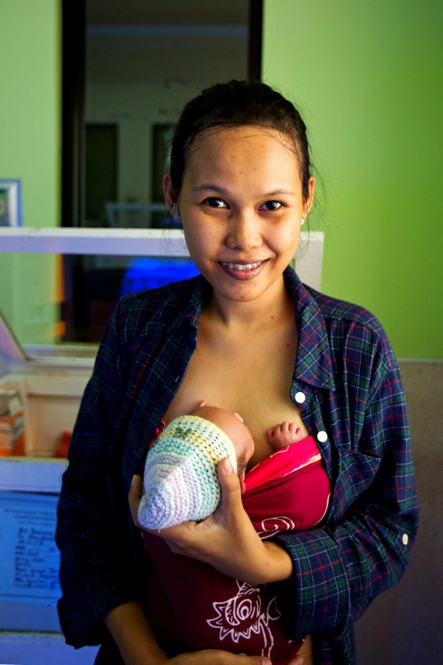 Meningkatkan kesehatan ibu dan bayi baru lahir (40849329312)