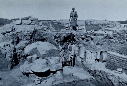Meroë, the City of the Ethiopians - being an account of a first season's excavations on the site, 1909-1910 (1911) (14741917836)
