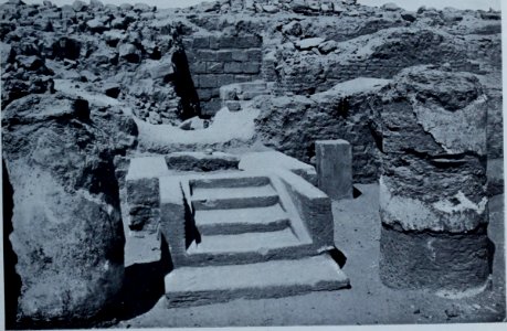Meroë, the City of the Ethiopians - being an account of a first season's excavations on the site, 1909-1910 (1911) (14761740461)