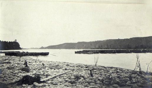 Mercadellischlucht, Kriegsbrücke vom Strom unterbrochen. (BildID 15667675)