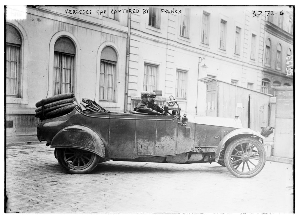 Mercedes car captured by French LCCN2014697881